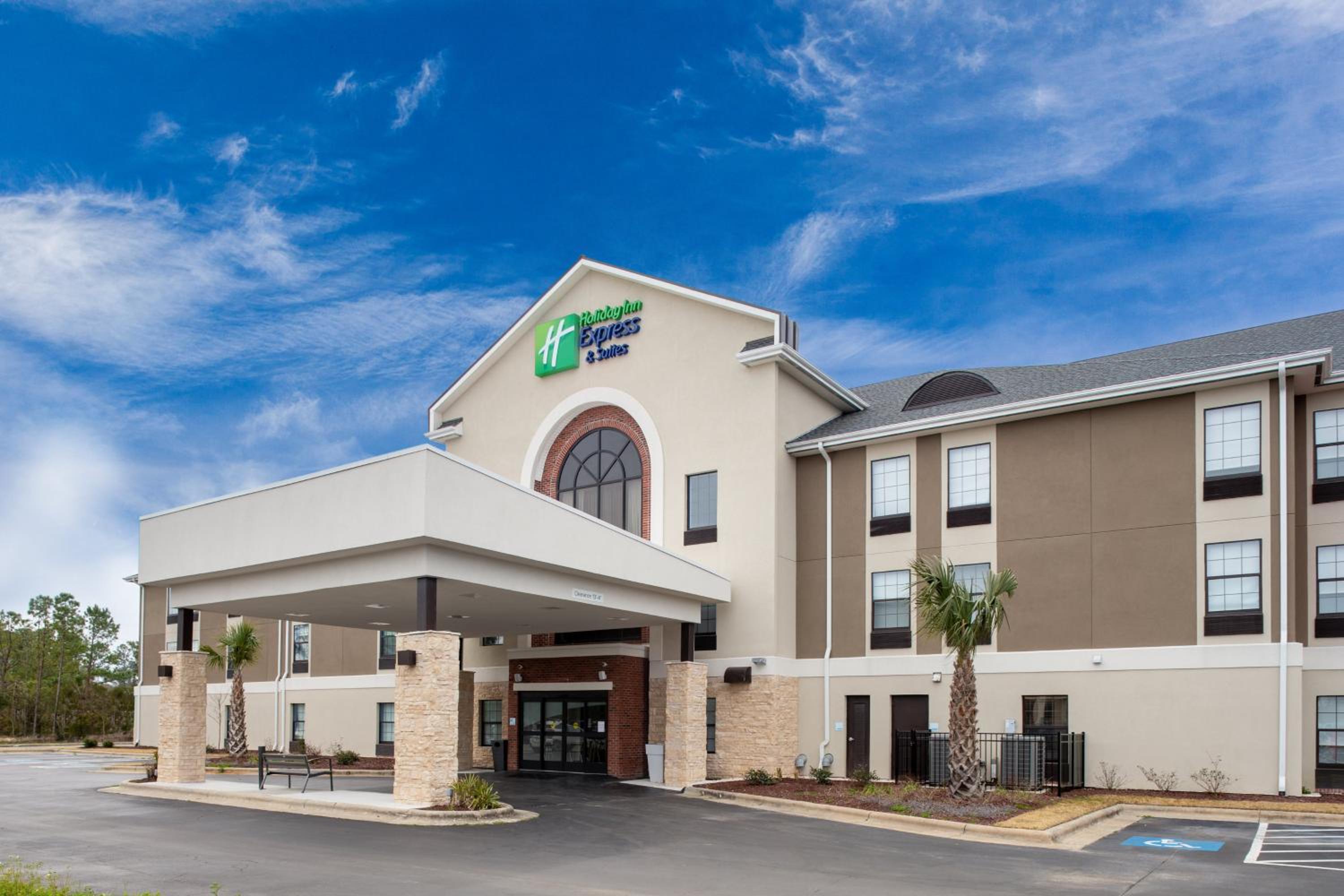 Holiday Inn Express & Suites - Morehead City by IHG